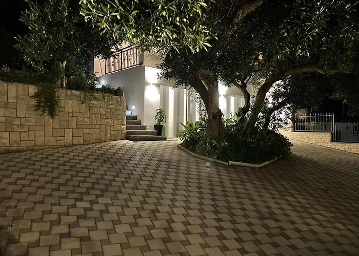 Tole Villa Podaca