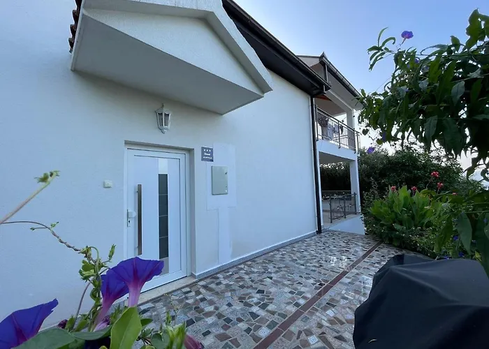 Tole Villa Podaca