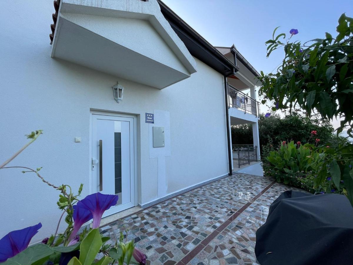 Holiday home Tole *